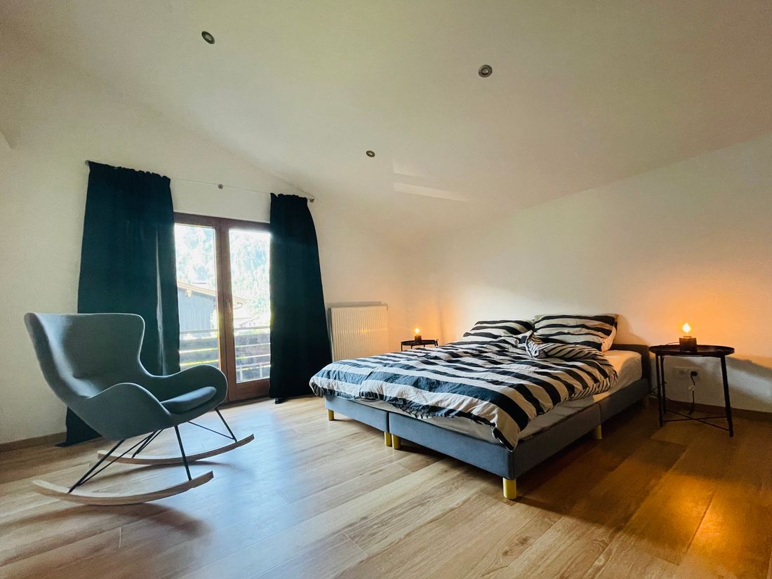 Zimmer 2 (OG)