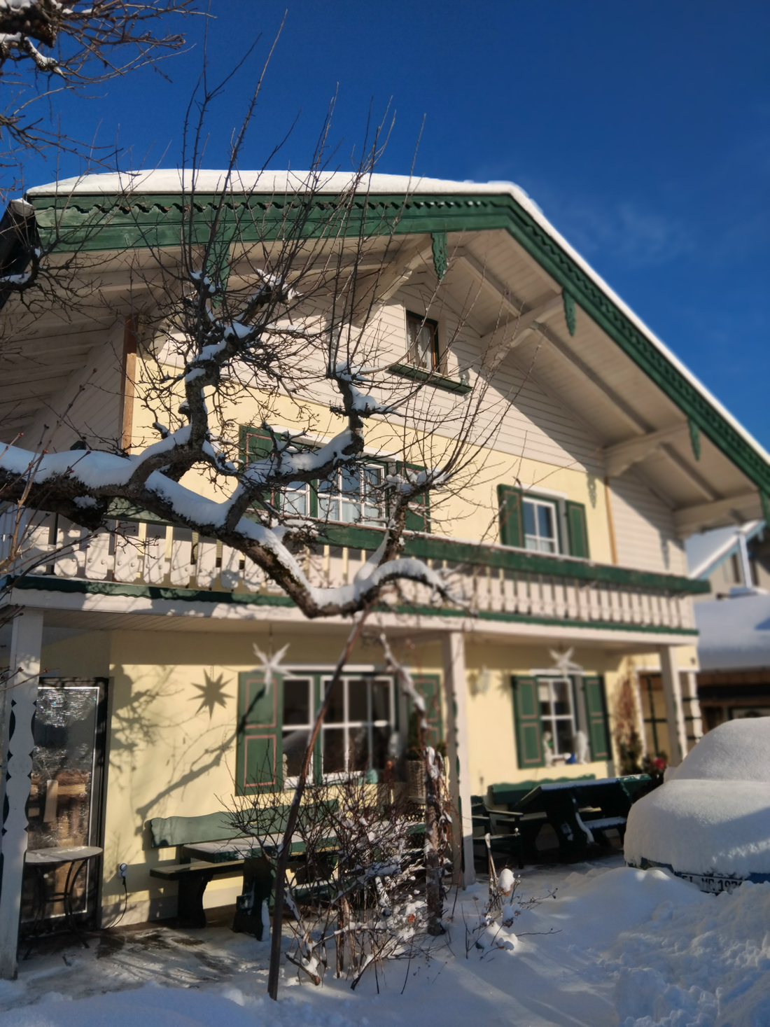 Hausansicht im Winter