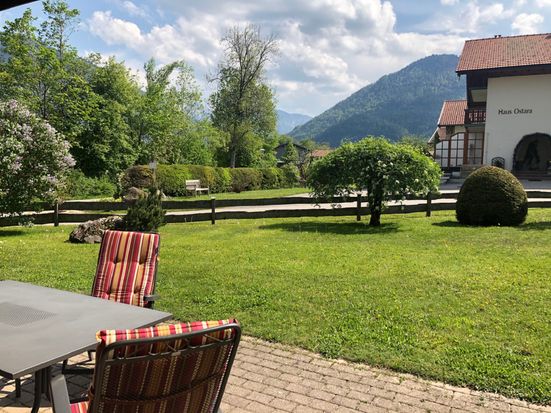 Terrasse mit Bergblick