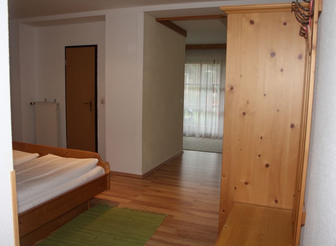Familienzimmer "De Lux" im EG mit Terrasse (2 getrennte Räume)