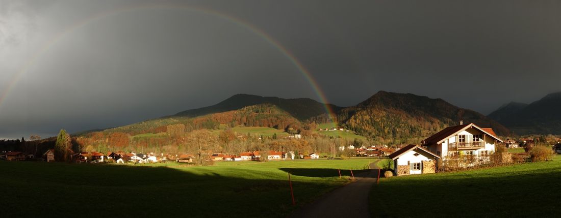 Unser Haus mit Regenbogen