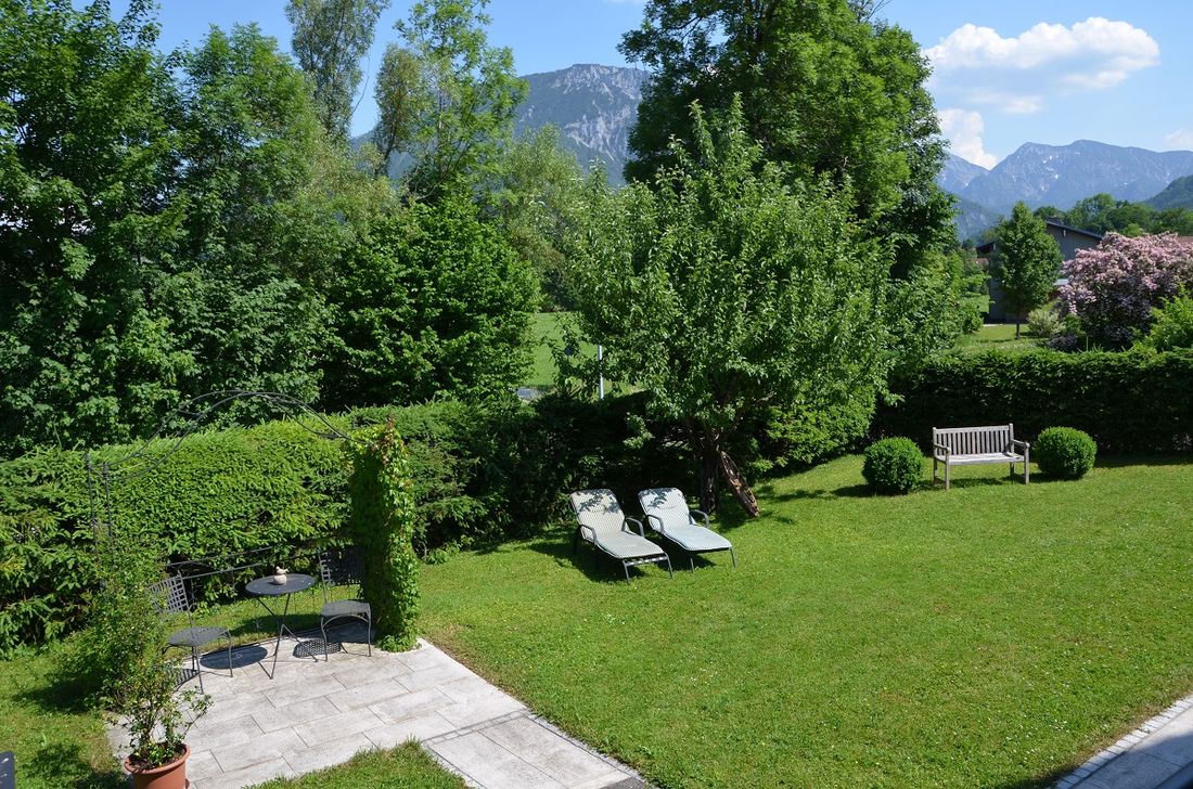 Garten- und Liegewiese