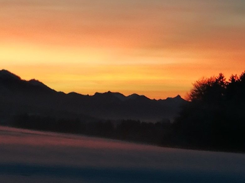 Sonnenuntergang vor dem Haus