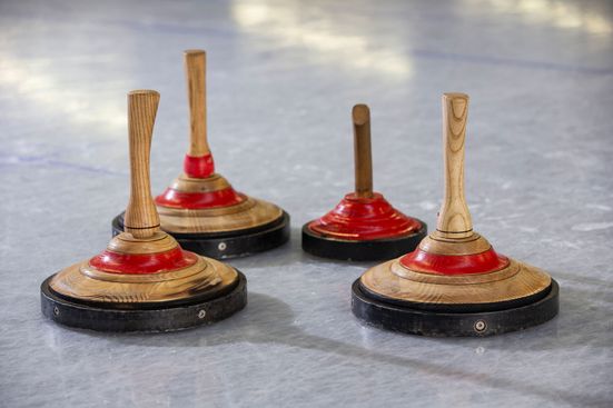 Eisstockschießen in der Max Aicher Arena Inzell