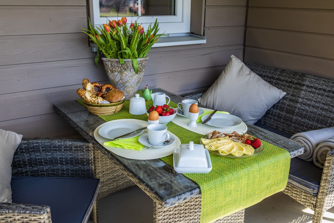 Frühstück auf dem Balkon