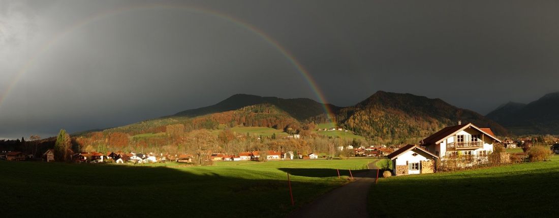 Unser Haus mit Regenbogen