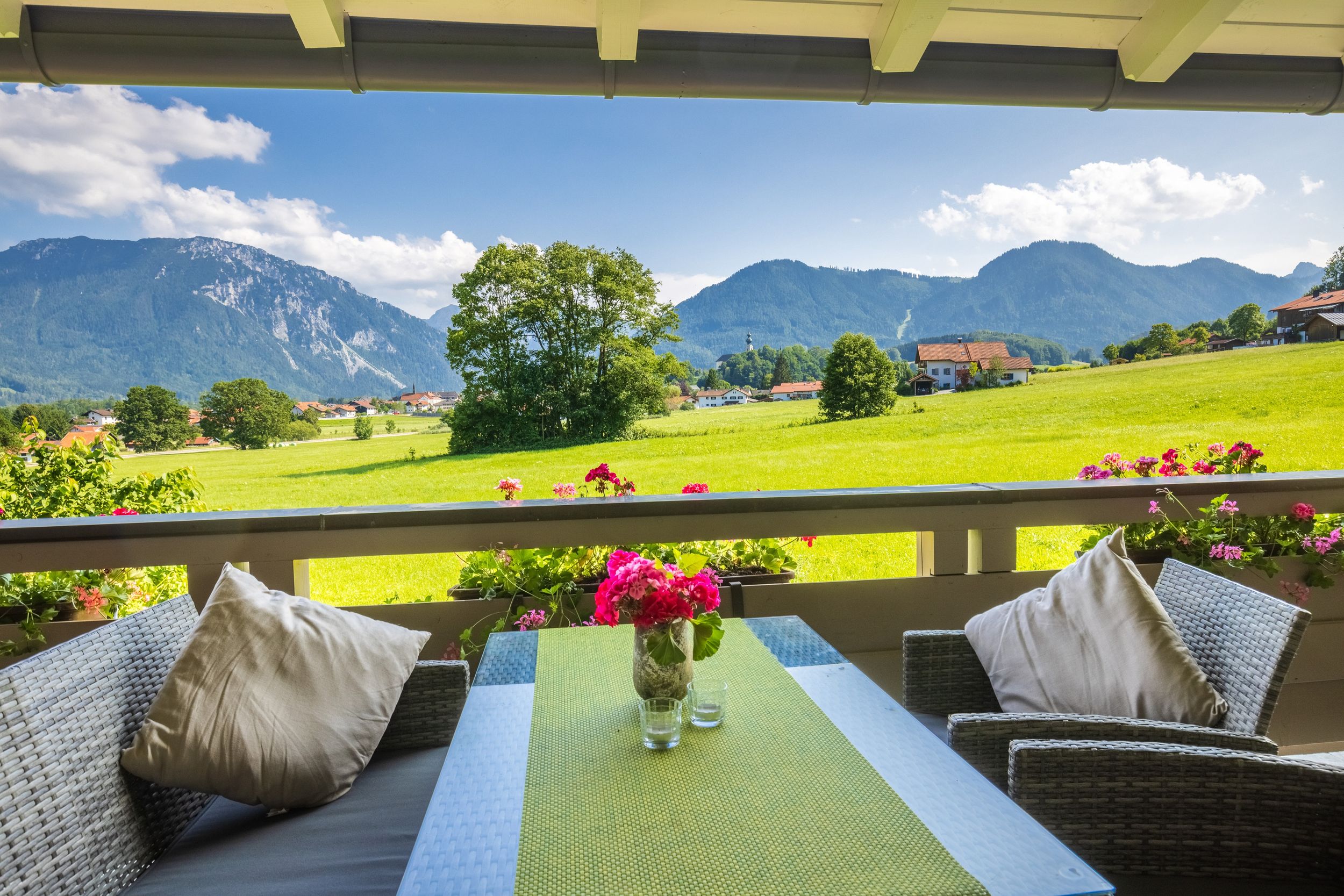 Aussicht vom eigenen Balkon auf die Ruhpoldinger  Berge