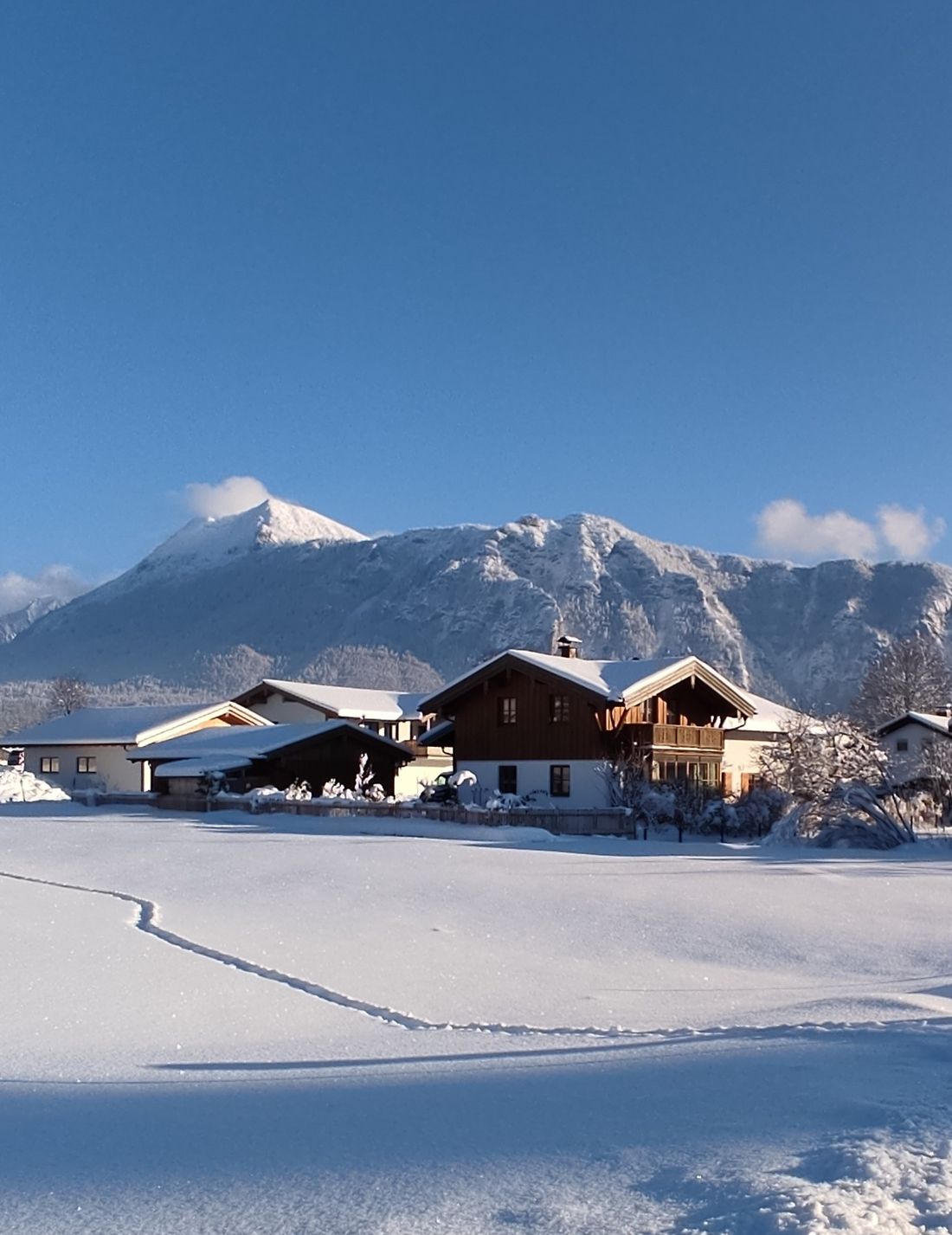 Unser Haus mit Gamskogel im Winter