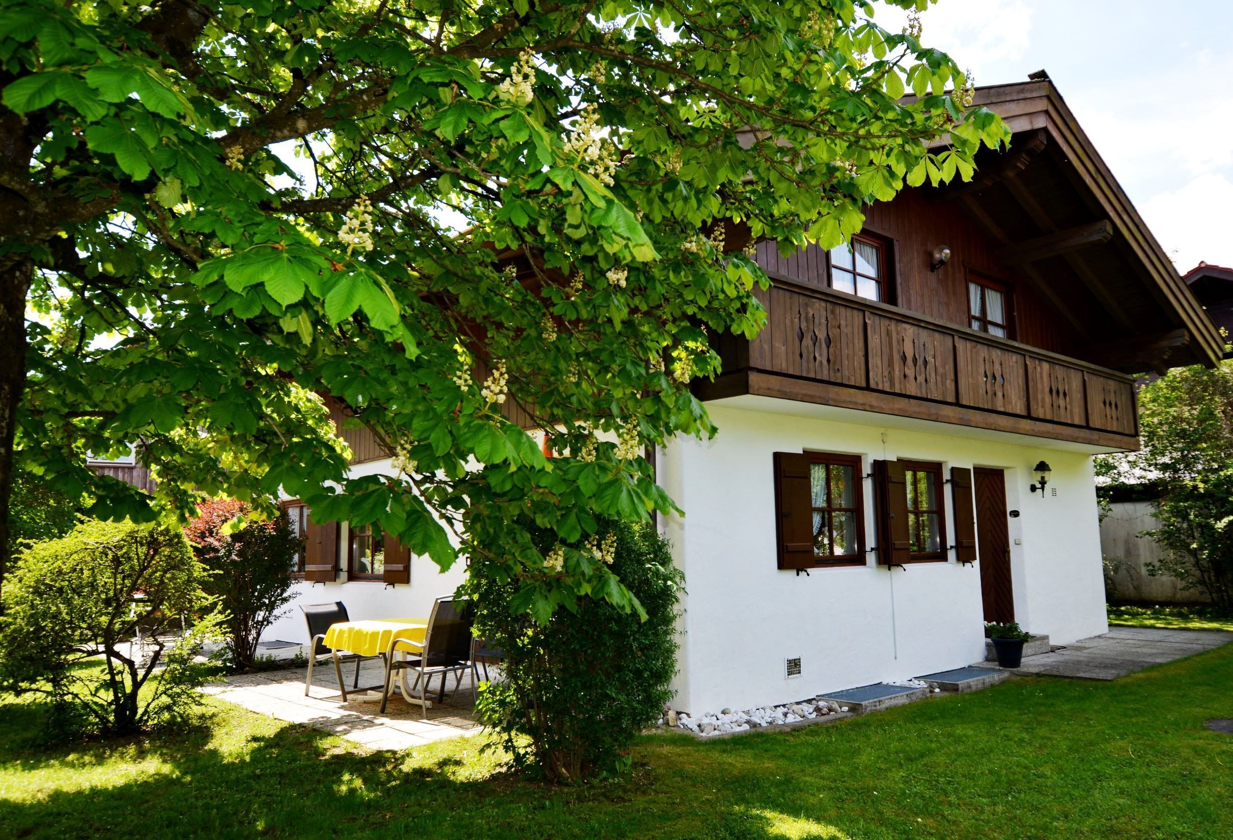 Am Sonneneck - Wohnungseingang auf der Rückseite des Hauses