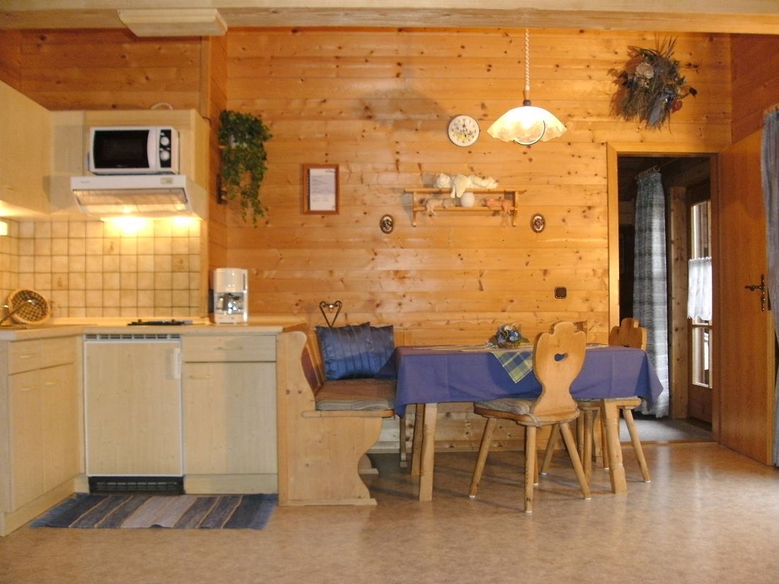 Wohnzimmer mit Küche