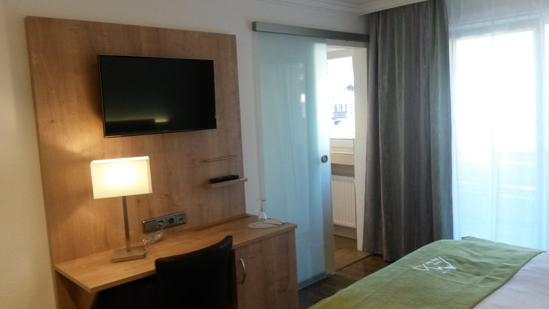Doppelzimmer Standard, Einzelbelegung oder Doppelbelegung möglich,Boxspringbett 180X200