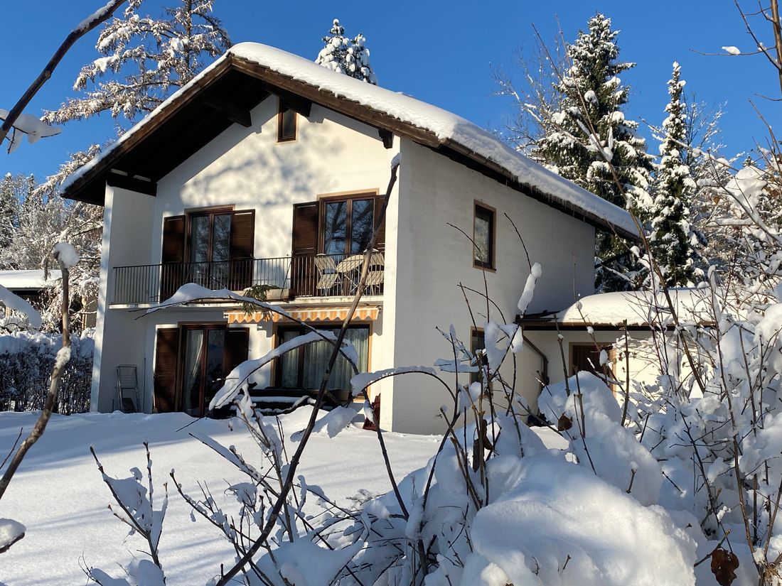 Hausansicht Süd-Winter