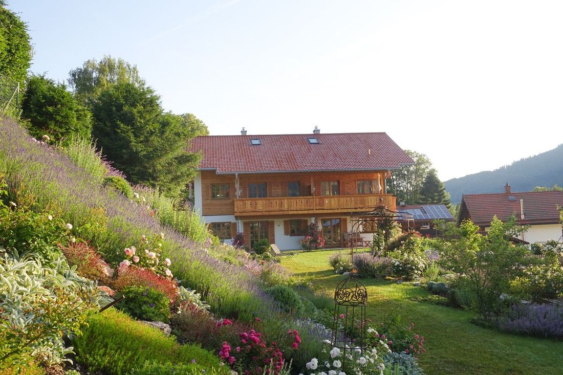 Haus "Ferienwohnungen im Rosengarten"