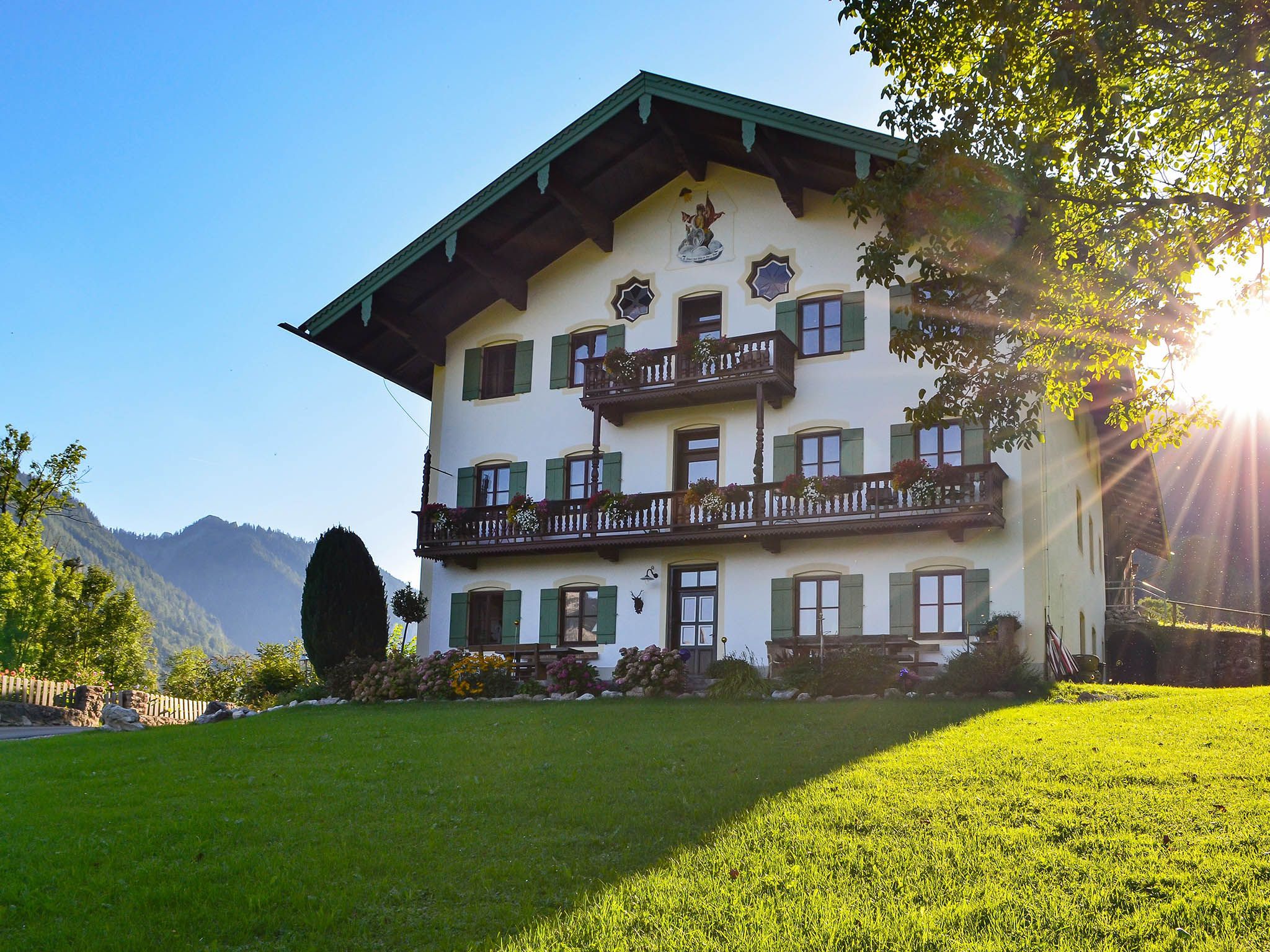 Almbauernhof in Ruhpolding - Wunderschöne Apartments und Zimmer in den malerischen bayerischen Alpen