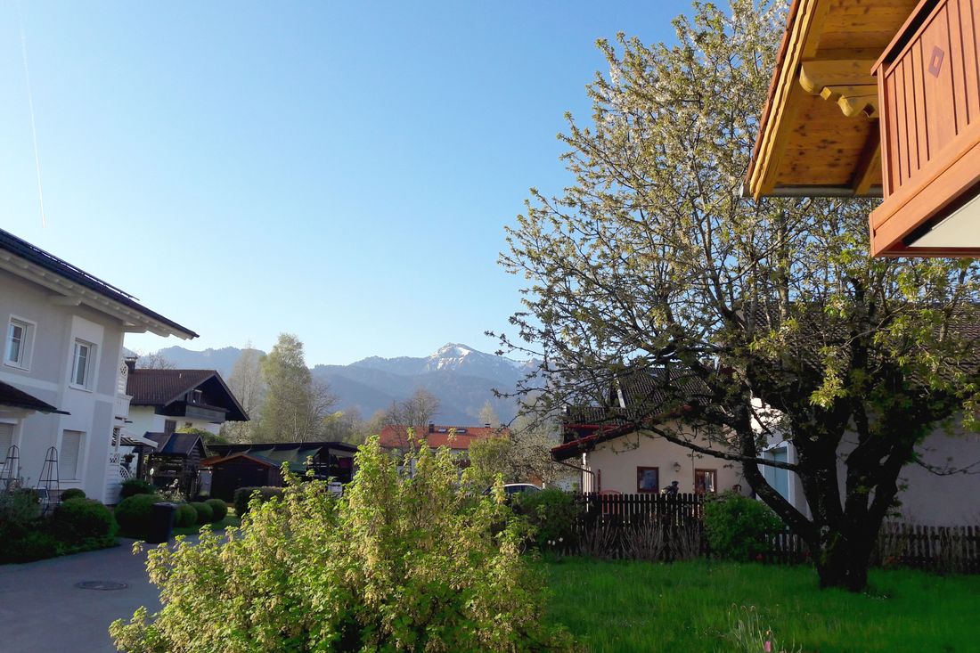 Eingangsbereich mit Bergblick zum Hochgern