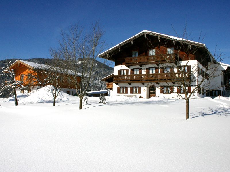 Hausansicht im Winter